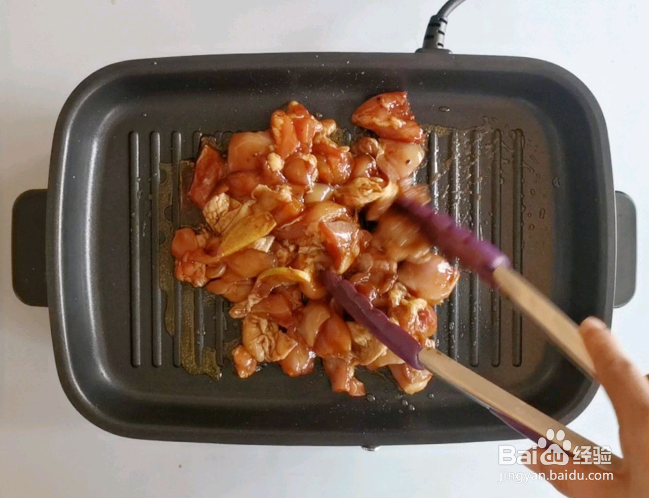 香菇鸡腿焖面的做法