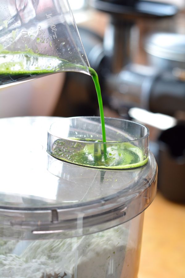 菠菜汁大虾鸡汤面