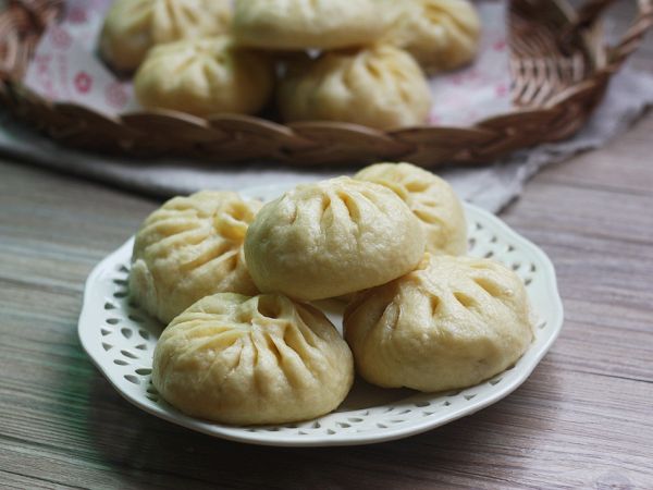 榨菜鲜肉胡萝卜包子