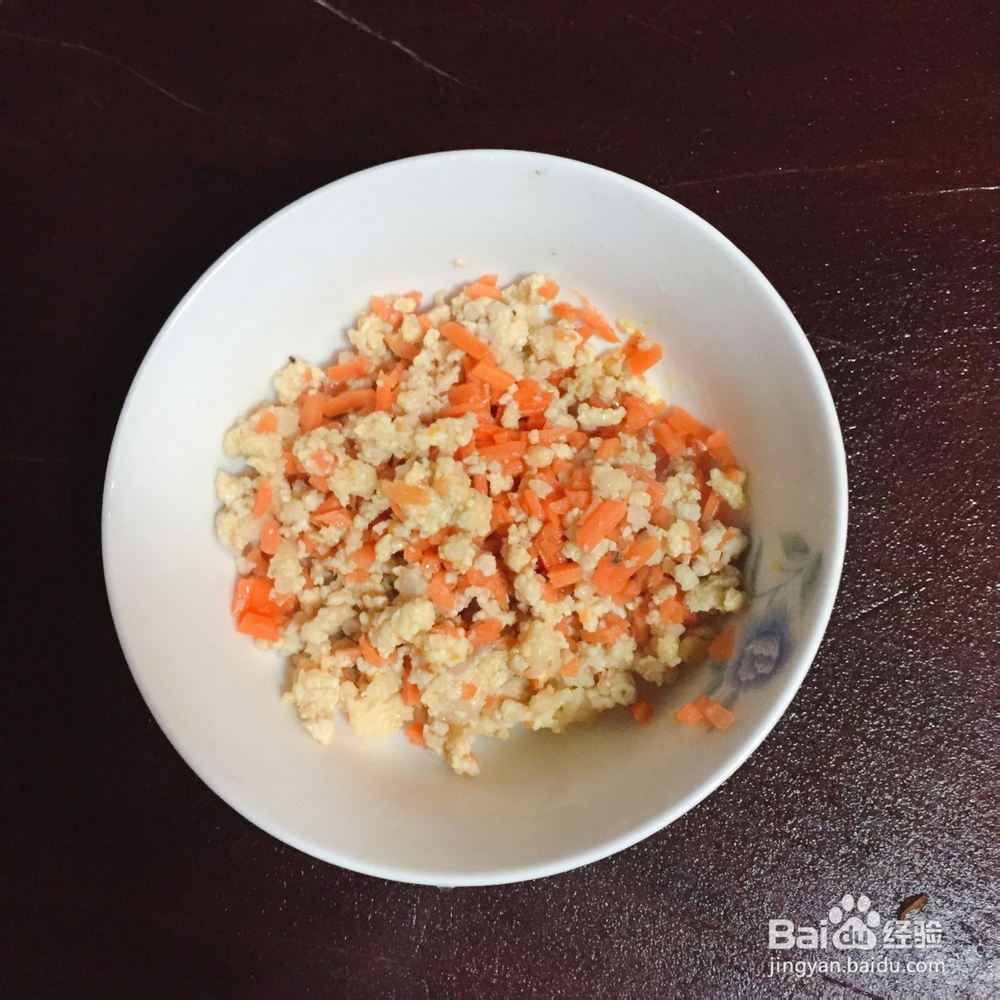 让宝宝学会自主进餐，手指食物这样做