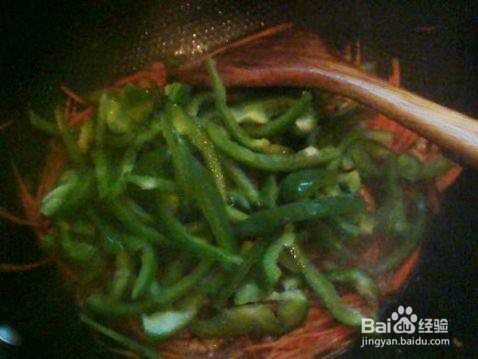 胡萝卜丝炒肉的做法