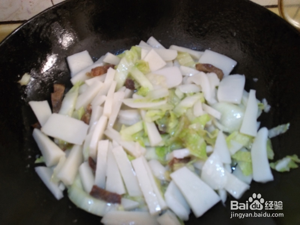 家常白菜炒年糕的做法