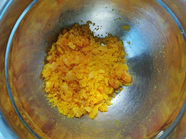 咸蛋黄肉松青团