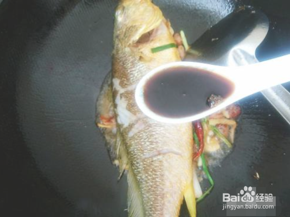 五花肉烧黄花鱼的做法