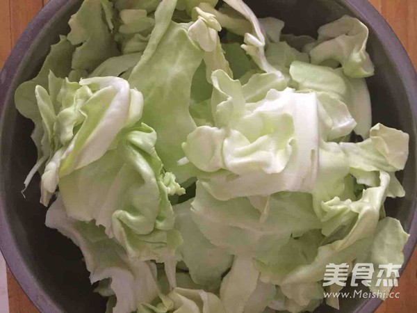 炝炒圆白菜的做法
