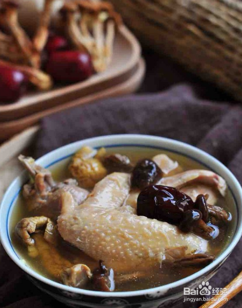 菌菇母鸡汤的做法