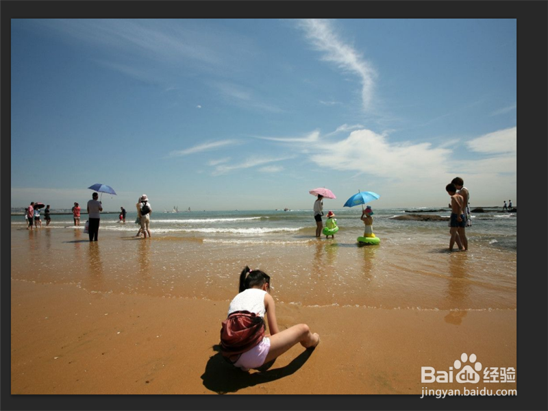 PS怎样把照片里多余的人P掉 照片无关的人怎么抠