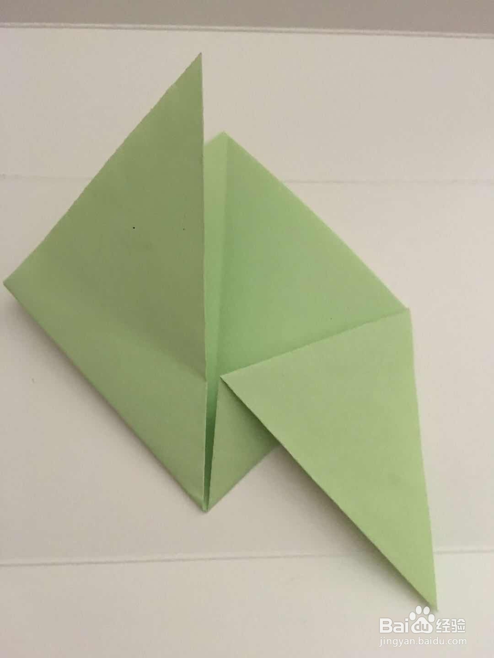 怎样用彩纸折叠一个简单的蝉