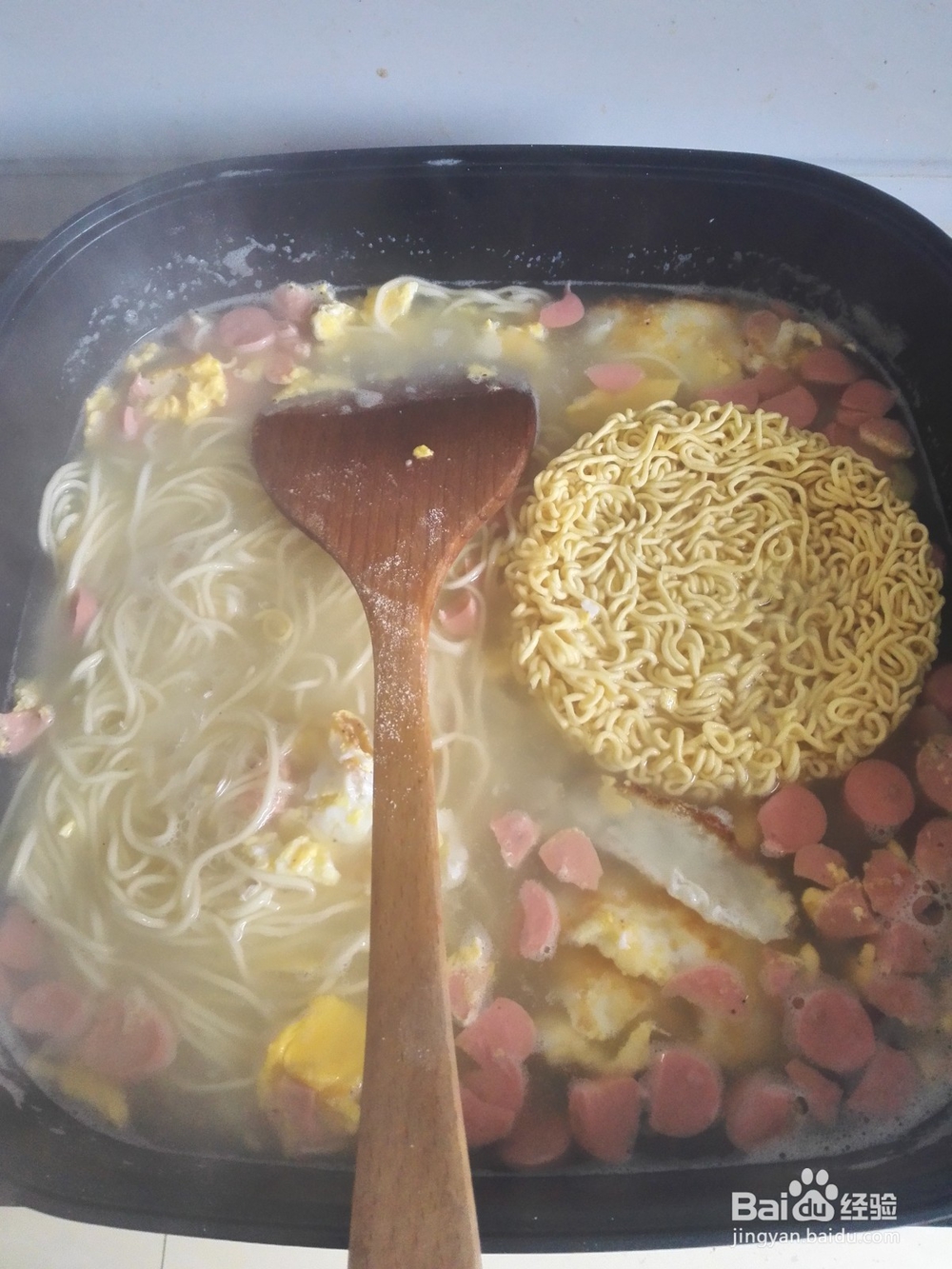 如何弄一顿鸡蛋火腿肠金针菇青菜面二