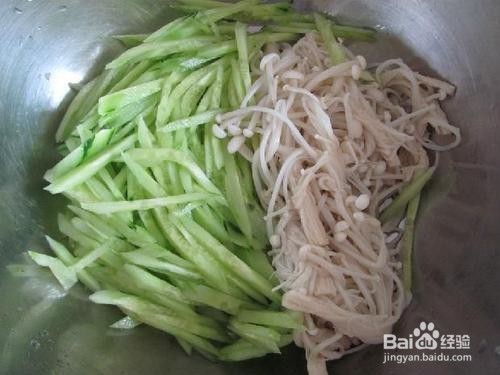黄瓜凉拌金针菇