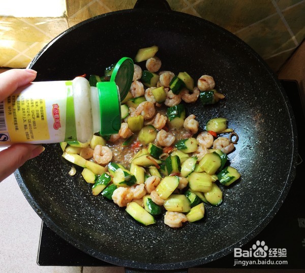如何制作黄瓜炒虾仁