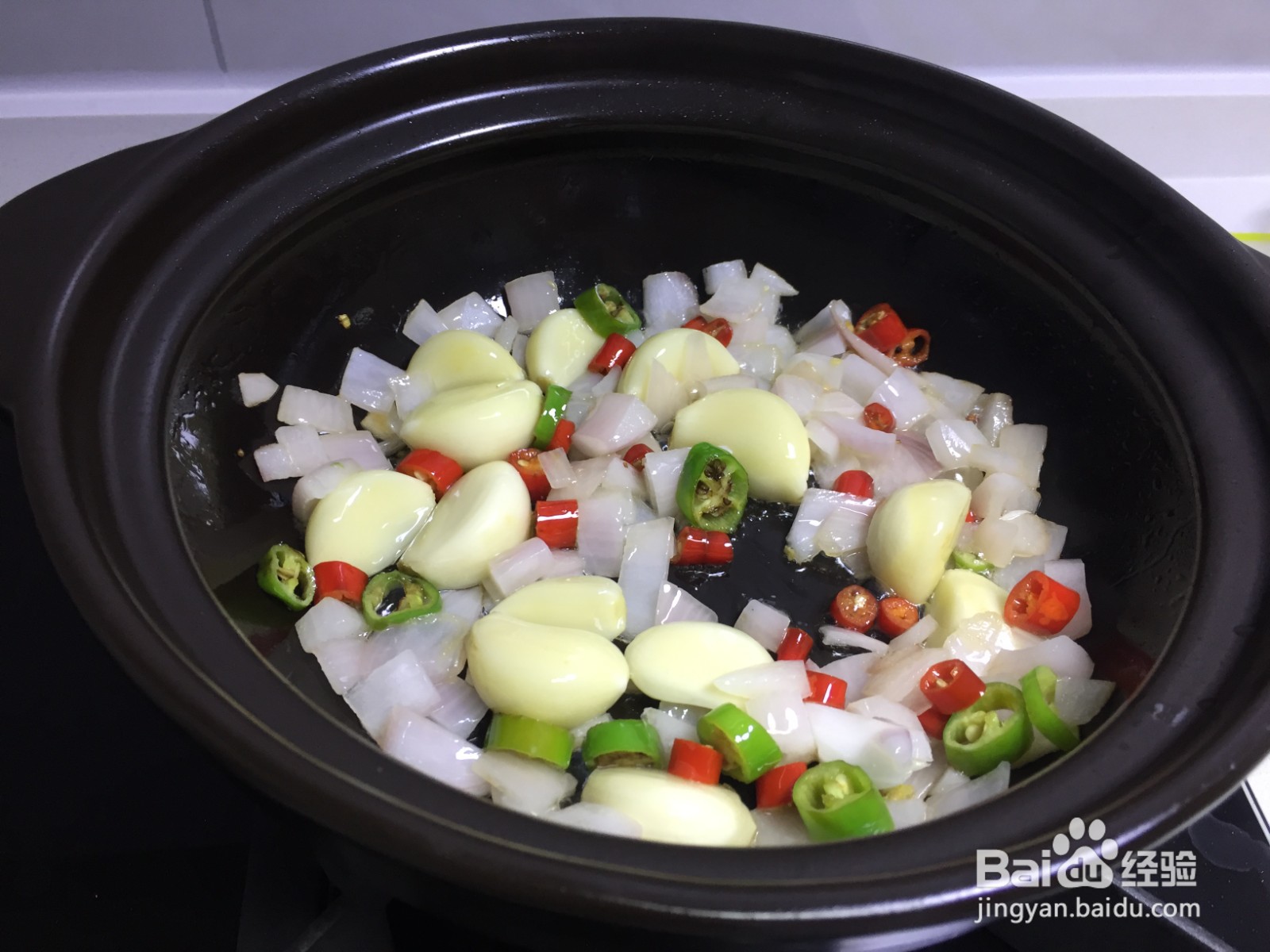 金针菇鲈鱼豆腐煲