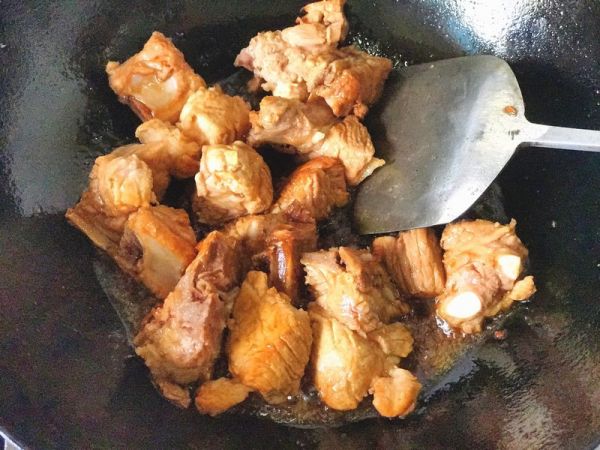 梅干菜粽子烧排骨