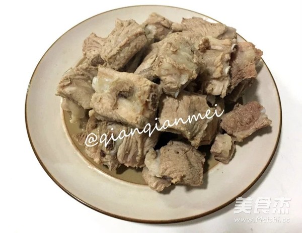 营养和美味兼备的炖排骨