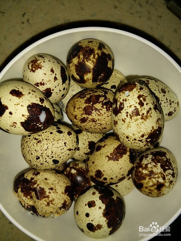 凉拌菠菜鹌鹑蛋