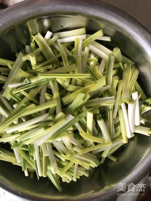 蒜苗鸡蛋的做法