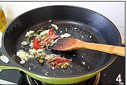 蒜香番茄鳀鱼面