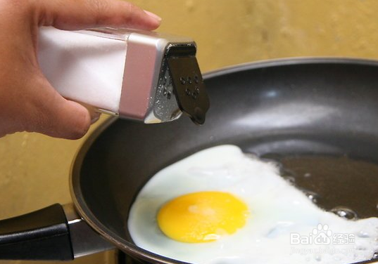 如何煎半熟鸡蛋?