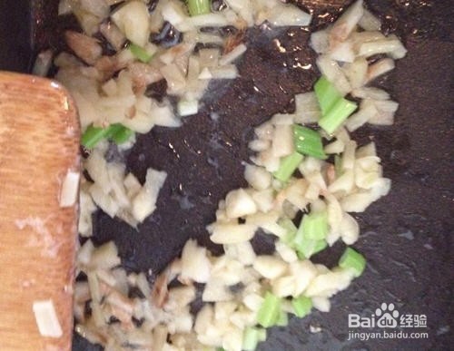 好吃的酱爆虾球小吃