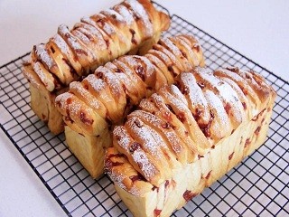 玫瑰酱手撕甜吐司怎么做？