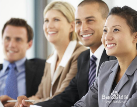 第一天上班怎么自我介绍比较好?