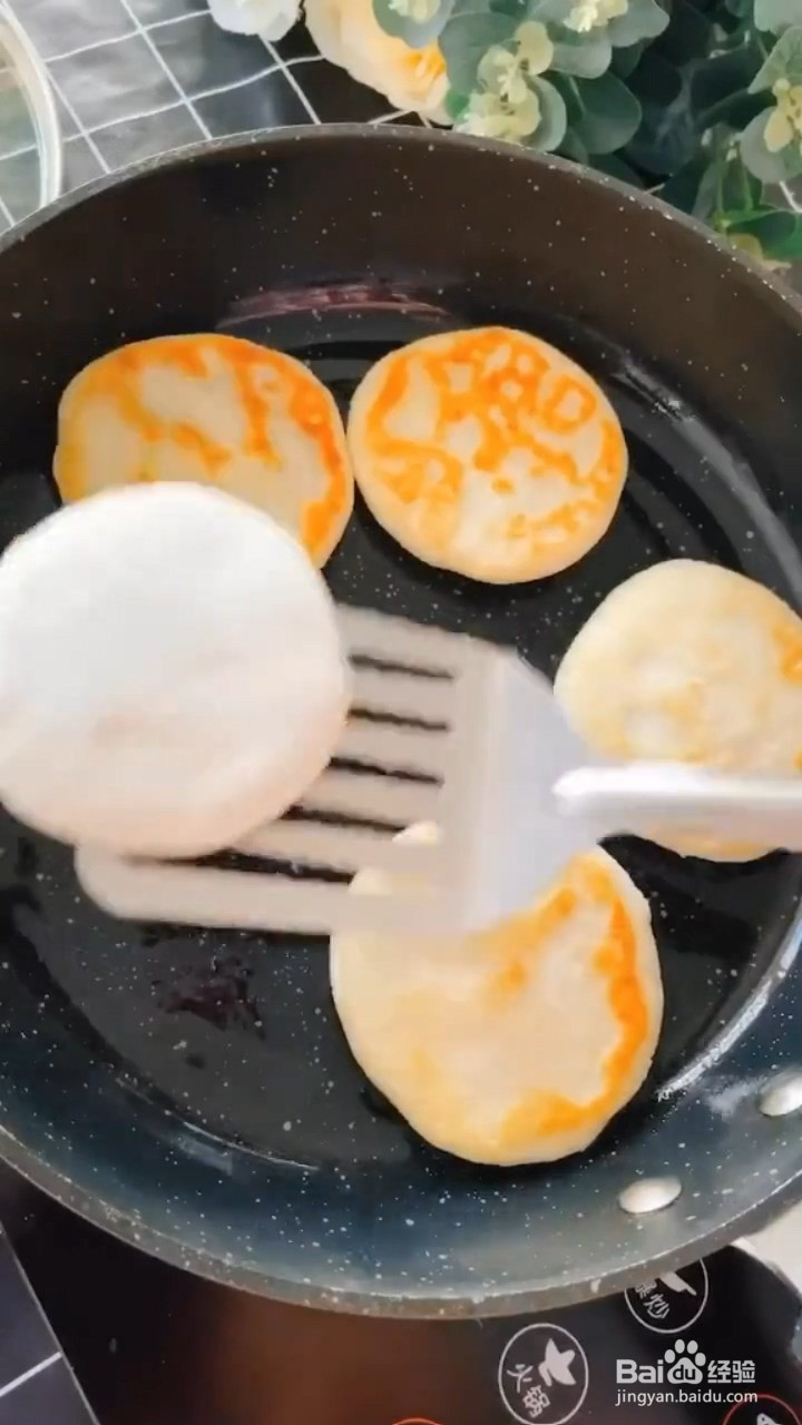 如何制作软糯的糯米面饼