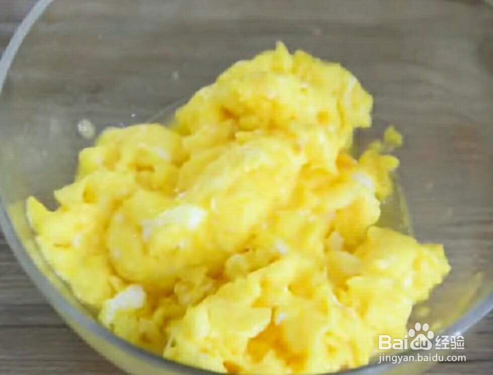 美食鸡蛋虾仁炒韭菜的做法。