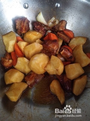 排骨炖胡萝卜土豆怎么做
