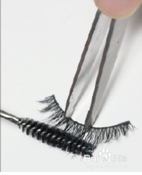 假睫毛如何卸妆，正确的卸假睫毛方法