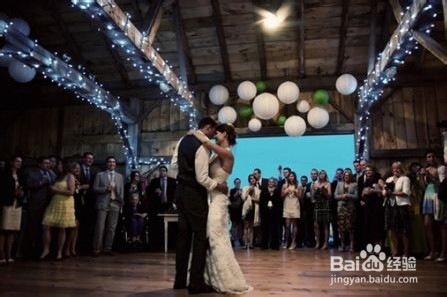 教你如何办婚宴既省钱又豪华?