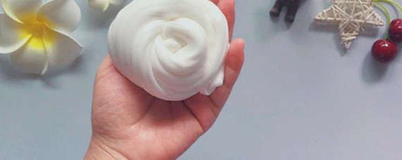 起泡胶弄衣服上怎么办