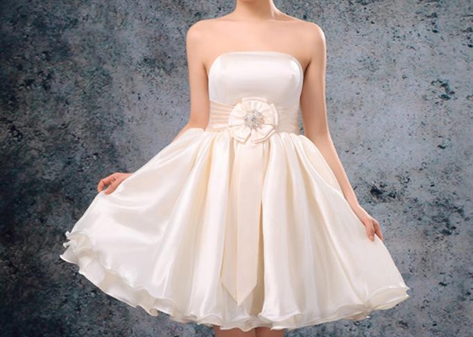 抹胸裙子要怎么处理才不会掉下去