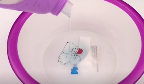 衣服上有黄的一块要怎么洗掉啊