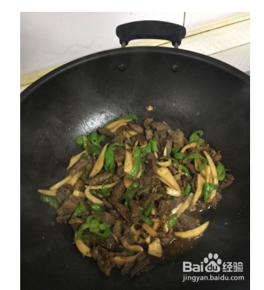 怎么做杏鲍菇干切牛肉炒辣椒