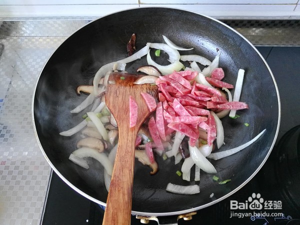 烤肠香菇炒意面