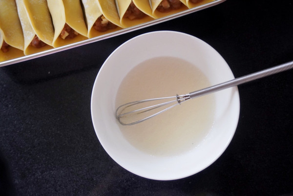 藕丁猪肉虾仁锅贴