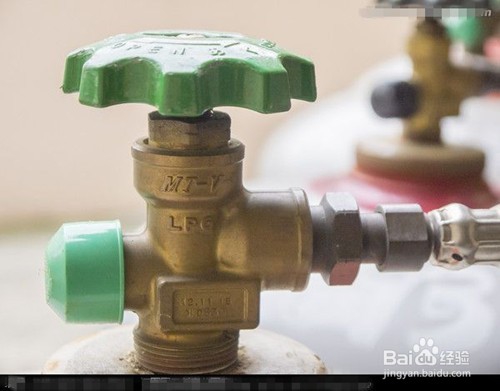 燃气灶常见故障的维修技巧