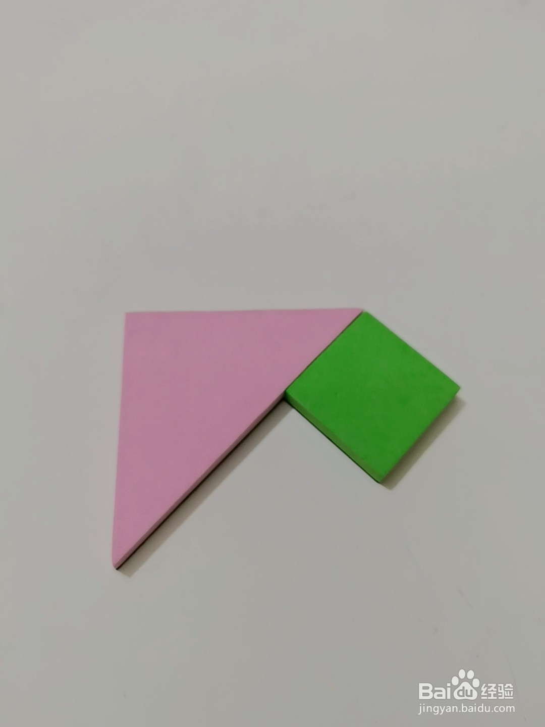 怎么样用七巧板拼一种脖子有鬃毛的动物