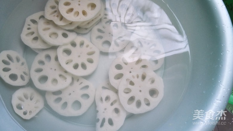 蒜油藕片的做法