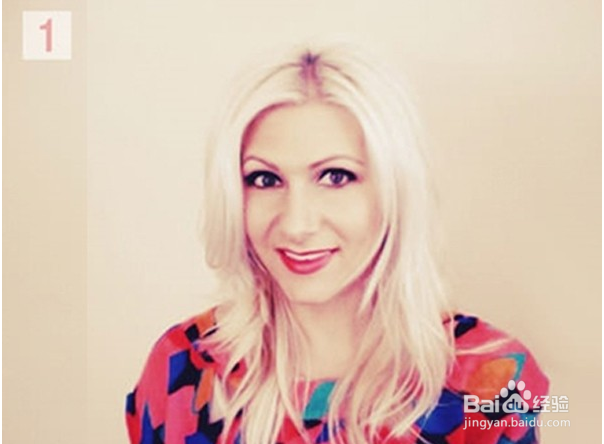 低盘发显慵懒编发