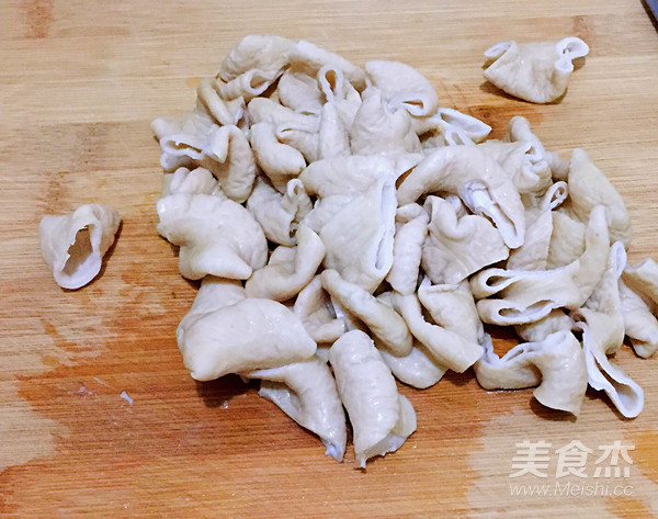 油泼辣子肥肠面