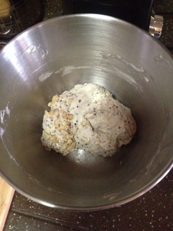 黑芝麻核桃面包