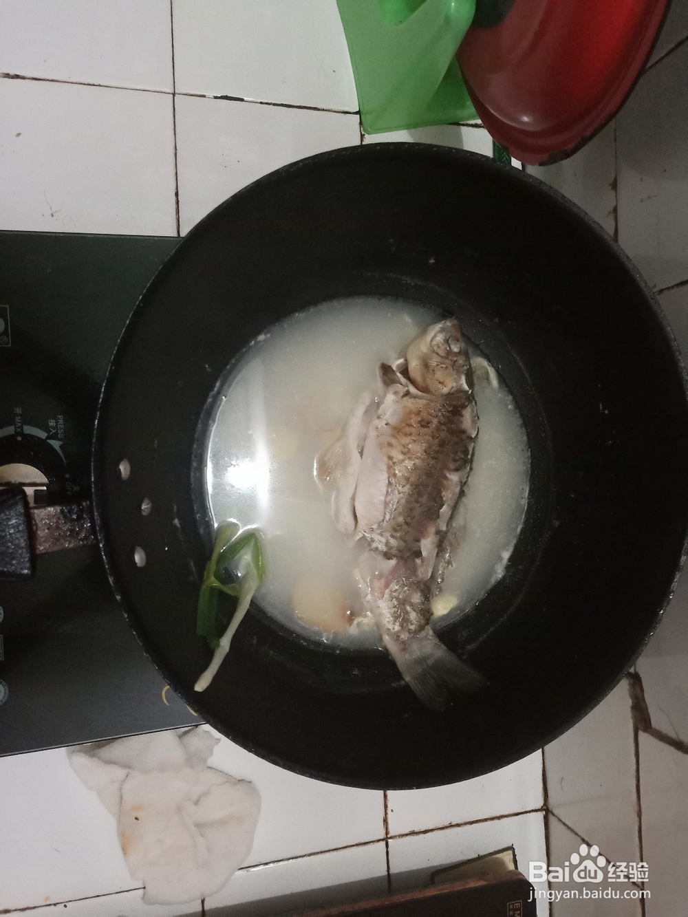 煲草鱼汤的做法