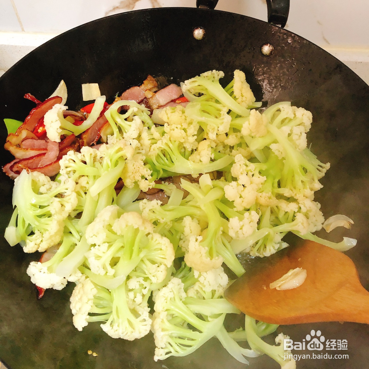 腊肉炒花菜的做法