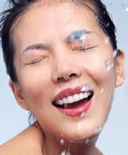 如何正确洗脸呢四？