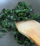 如何做裙带菜肉丸汤