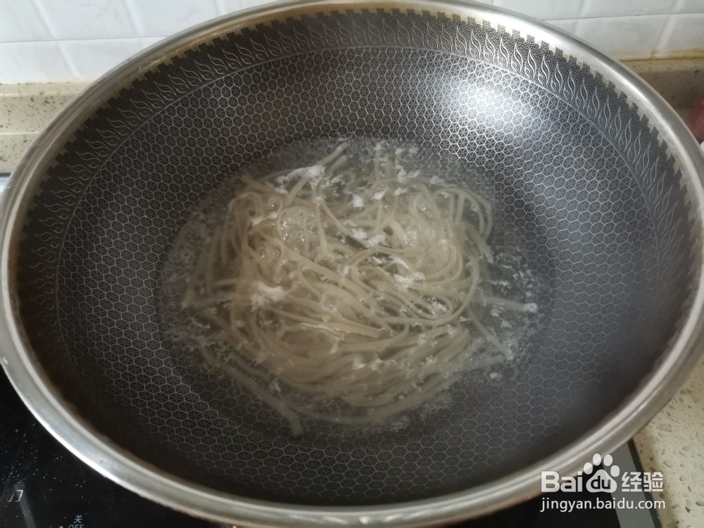 美食包菜粉丝炒鸡蛋的做法