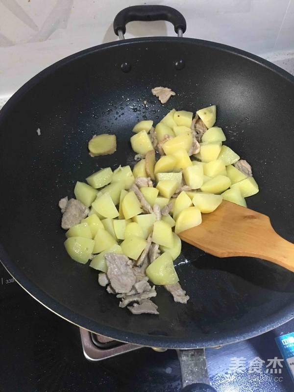 土豆炒肉片的做法