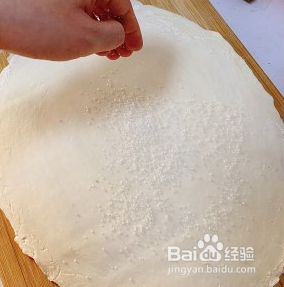 怎样用手抓饼做出蝴蝶酥步骤
