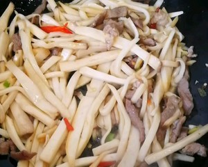 杏鲍菇炒肉丝的做法